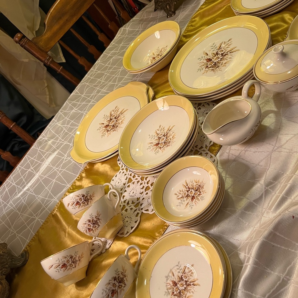 Elegant Yellow and Cream Dinnerware Set